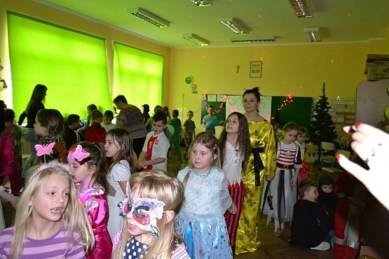 Grafika #12: Bal Karnawałowy w Szkole Podstawowej