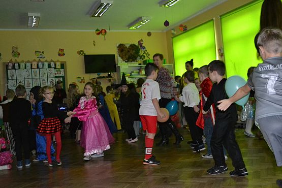 Grafika #14: Bal Karnawałowy w Szkole Podstawowej