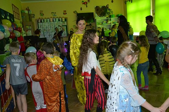 Grafika #8: Bal Karnawałowy w Szkole Podstawowej