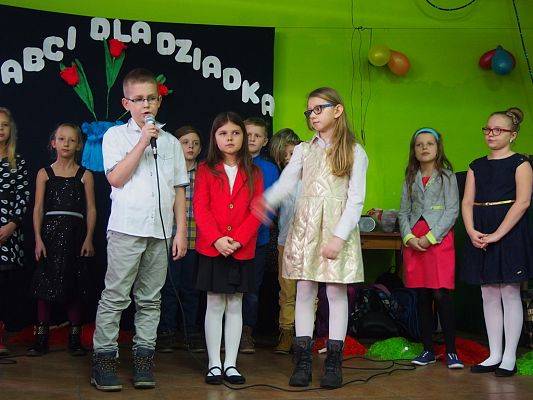 Grafika #42: Dzień Babci i Dziadka w Świetlicy wiejskiej w Łebieniu