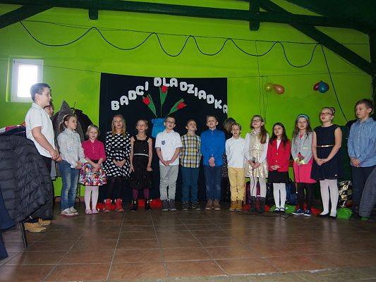 Grafika #28: Dzień Babci i Dziadka w Świetlicy wiejskiej w Łebieniu