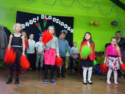 Grafika #30: Dzień Babci i Dziadka w Świetlicy wiejskiej w Łebieniu