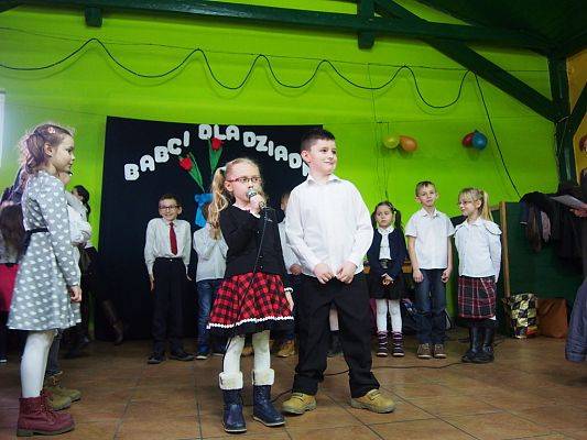 Grafika #31: Dzień Babci i Dziadka w Świetlicy wiejskiej w Łebieniu