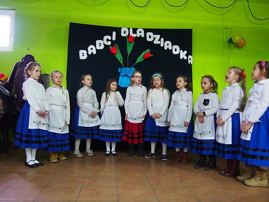 Grafika #37: Dzień Babci i Dziadka w Świetlicy wiejskiej w Łebieniu