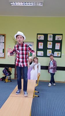 Grafika #1: Pokaz mody w klasie III SP