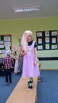 Grafika #4: Pokaz mody w klasie III SP