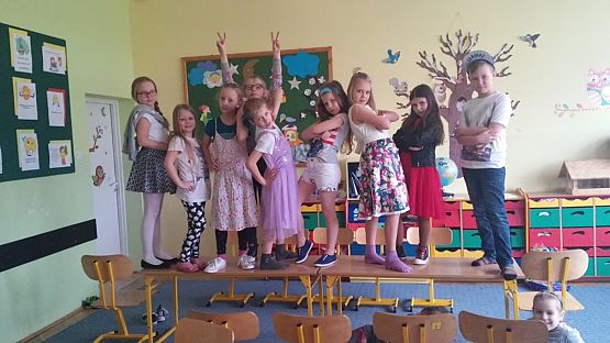 Grafika #0: Pokaz mody w klasie III SP