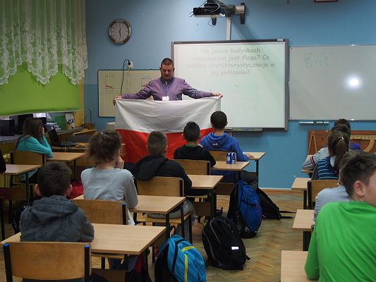 Grafika #2: Lekcje historii - IPN