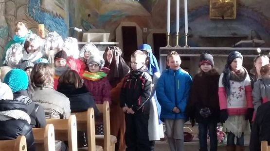 Grafika #1: BAJKOWE JASEŁKA W KOŚCIELE PARAFIALNYM W ŁEBIENIU