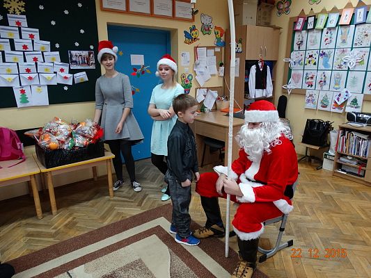 Grafika #1: Mikołaj u pierwszaków