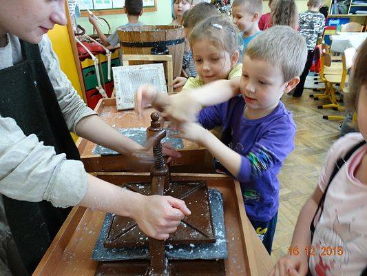 Grafika #7: Warsztaty papieru czerpanego