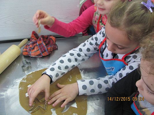 Grafika #0: Pieczenie pierników - klasa II a