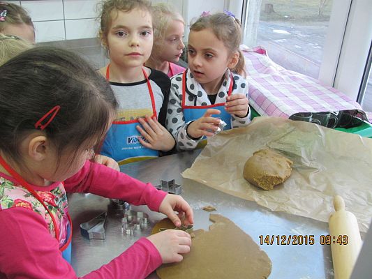 Grafika #3: Pieczenie pierników - klasa II a