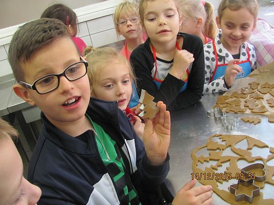 Grafika #7: Pieczenie pierników - klasa II a
