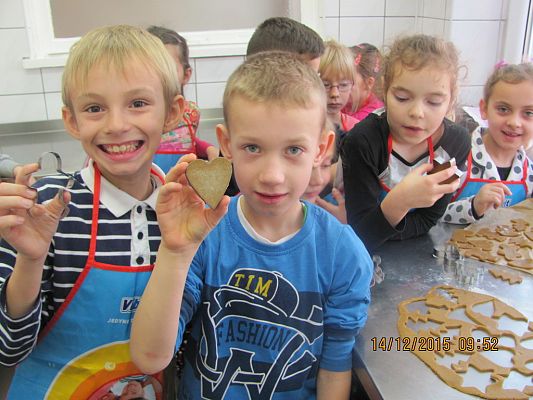 Grafika #8: Pieczenie pierników - klasa II a