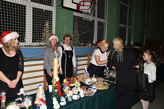 Grafika #16: Kiermasz świąteczny