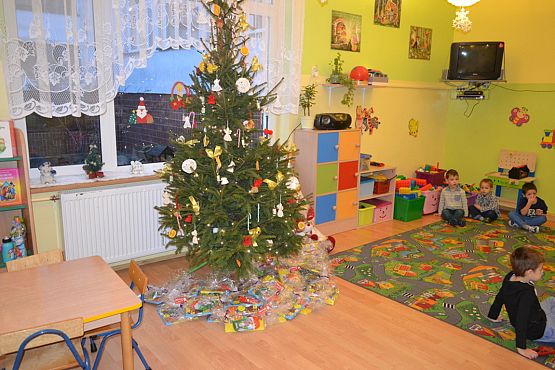Grafika #0: Mikołaj w przedszkolu