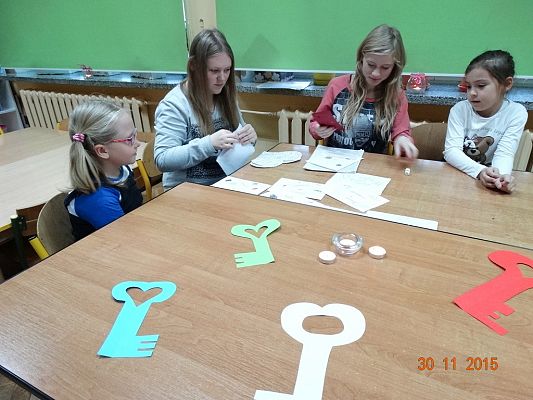 Grafika #7: Andrzejki w klasach pierwszych i drugich SP