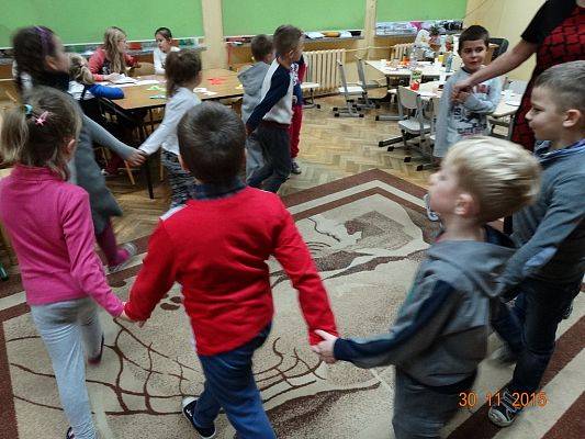 Grafika #9: Andrzejki w klasach pierwszych i drugich SP