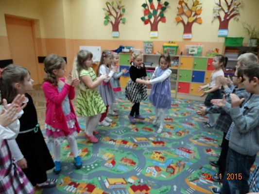 Grafika #17: Andrzejki w klasach pierwszych i drugich SP