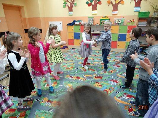 Grafika #18: Andrzejki w klasach pierwszych i drugich SP