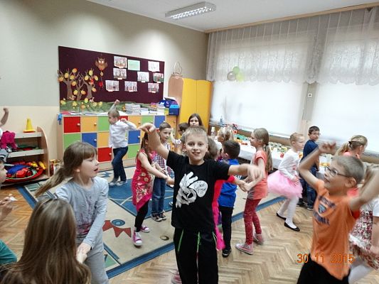 Grafika #26: Andrzejki w klasach pierwszych i drugich SP