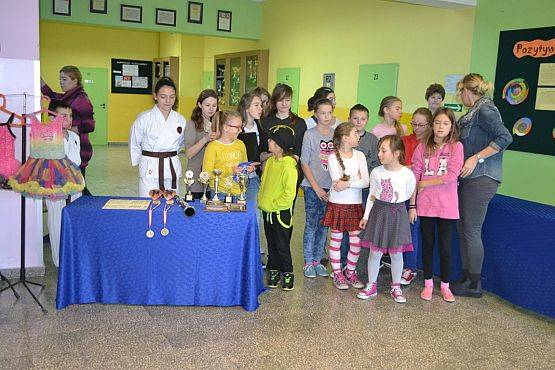 Grafika #0: Pozytywnie zakręceni