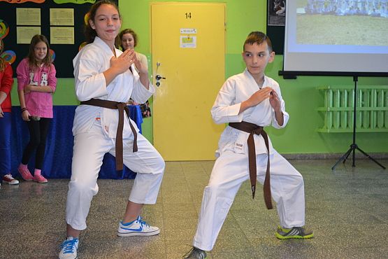 Grafika #8: Pozytywnie zakręceni