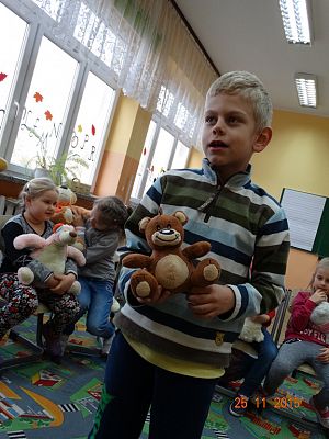 Grafika #10: Światowy Dzień Pluszowego Misia w kl. Ia