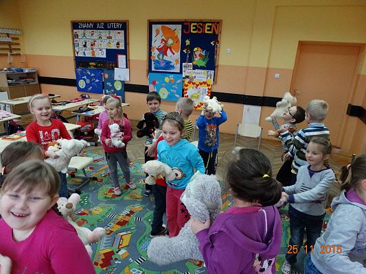 Grafika #14: Światowy Dzień Pluszowego Misia w kl. Ia