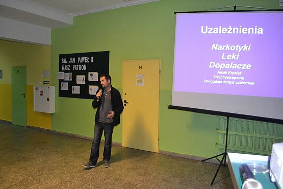 Grafika #0: Wywiadówka z udziałem terapeuty uzależnień