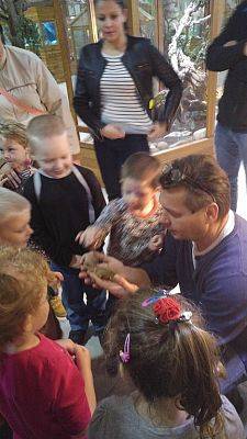 Grafika #5: Przedszkolaki w Mini ZOO w Tuchlinie.