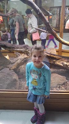 Grafika #9: Przedszkolaki w Mini ZOO w Tuchlinie.