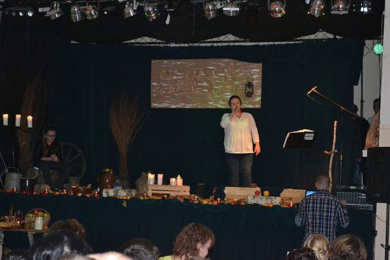 Grafika #2: Spektakl "Dziady" w wykonaniu uczniów Zespołu Szkół w Łebieniu.