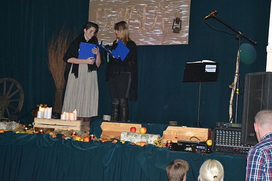 Grafika #3: Spektakl "Dziady" w wykonaniu uczniów Zespołu Szkół w Łebieniu.