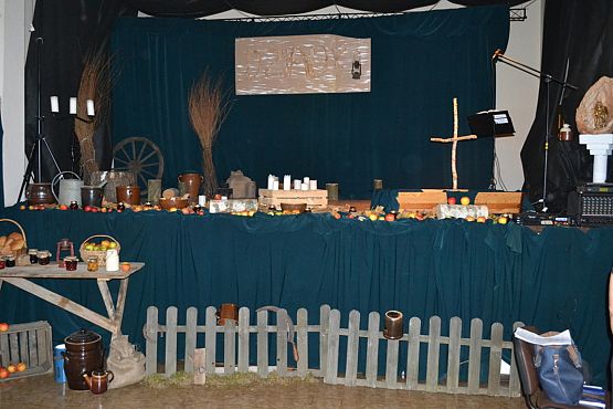 Grafika #16: Spektakl "Dziady" w wykonaniu uczniów Zespołu Szkół w Łebieniu.