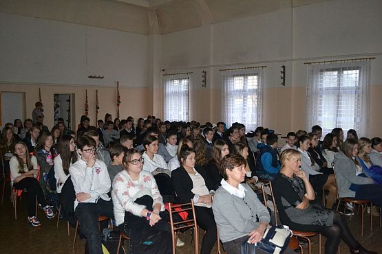 Grafika #19: Spektakl "Dziady" w wykonaniu uczniów Zespołu Szkół w Łebieniu.