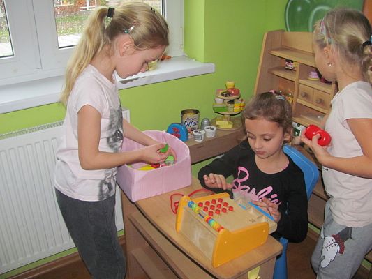 Grafika #5: Drugoklasiści w Smykolandii