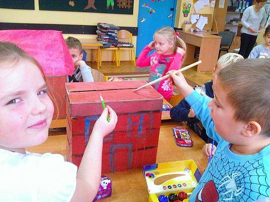 Grafika #5: DOMKI DLA TRZECH ŚWINEK