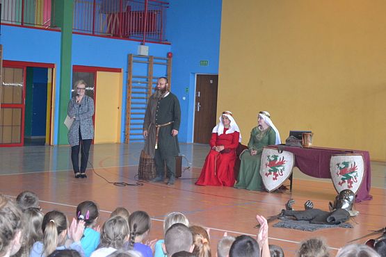 Grafika #1: Żywa lekcja historii- "Jak książę Eryk Pomorski królem został?"