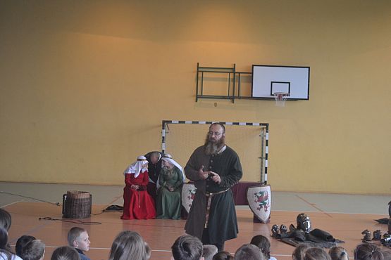 Grafika #2: Żywa lekcja historii- "Jak książę Eryk Pomorski królem został?"