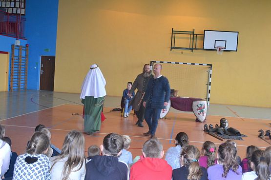 Grafika #3: Żywa lekcja historii- "Jak książę Eryk Pomorski królem został?"