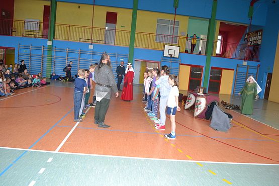 Grafika #8: Żywa lekcja historii- "Jak książę Eryk Pomorski królem został?"