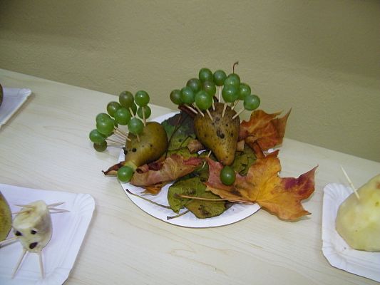 Grafika #3: Owocowe stwory.