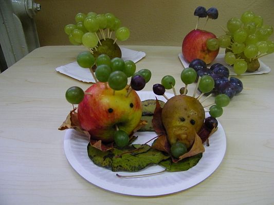 Grafika #4: Owocowe stwory.