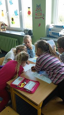 Grafika #1: Klasa III SP prowadzi hotel na greckiej wyspie - zajęcia metodą projektu