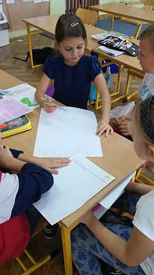 Grafika #2: Klasa III SP prowadzi hotel na greckiej wyspie - zajęcia metodą projektu