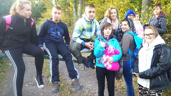 Grafika #7: 17 PRÓBNA ŁEBIEŃSKA DRUŻYNA BAŻYNOWY BÓR zbiera żołędzie i zarabia na mundury!