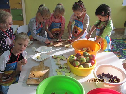 Grafika #5: "Robimy sok" - klasa II a