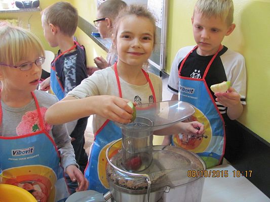 Grafika #10: "Robimy sok" - klasa II a